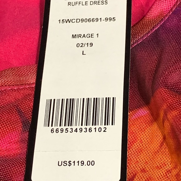 Radiant Beauty: Embrace Elegance in the Bebe Shirred Ruffle Fitted size L - Picture 4 of 4